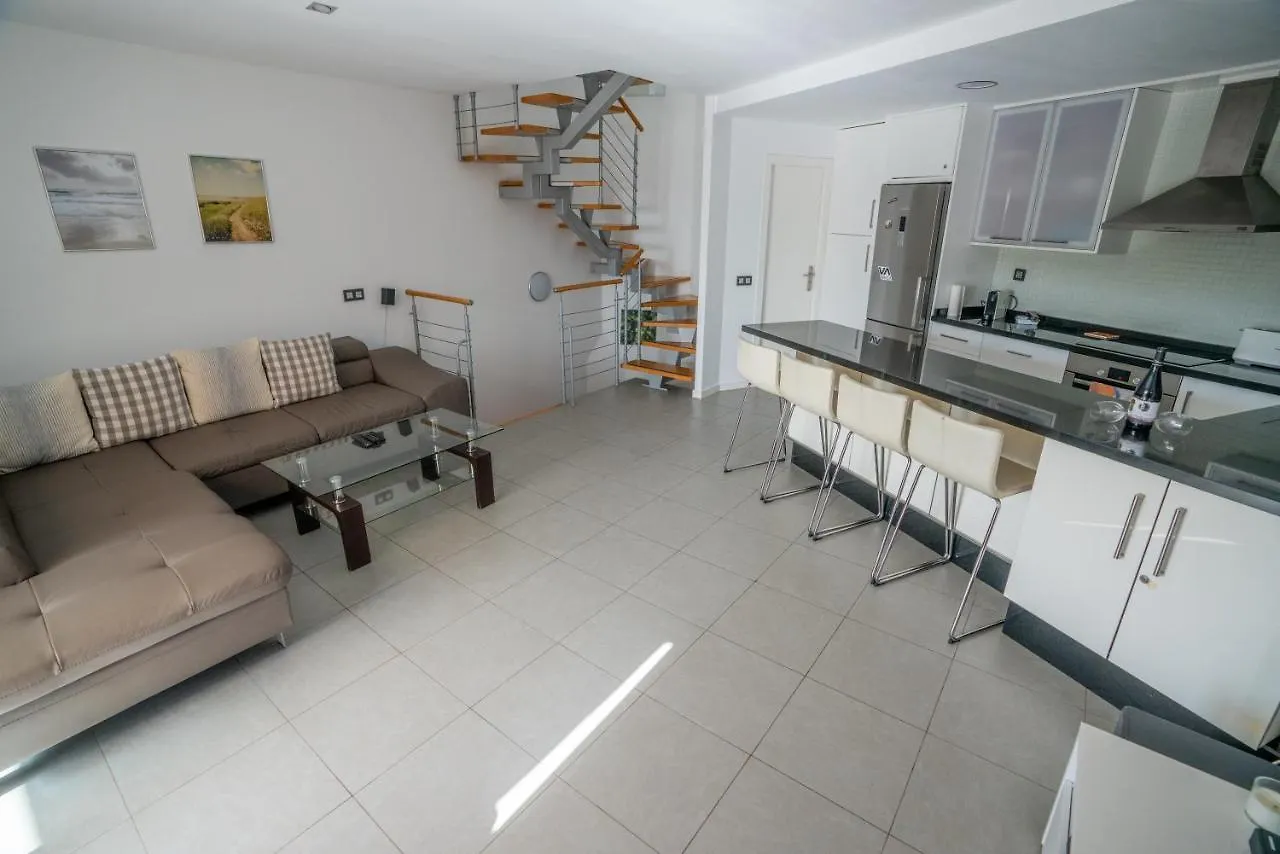 Апартаменты Modern Sea View Duplex With Parking Эль-Медано